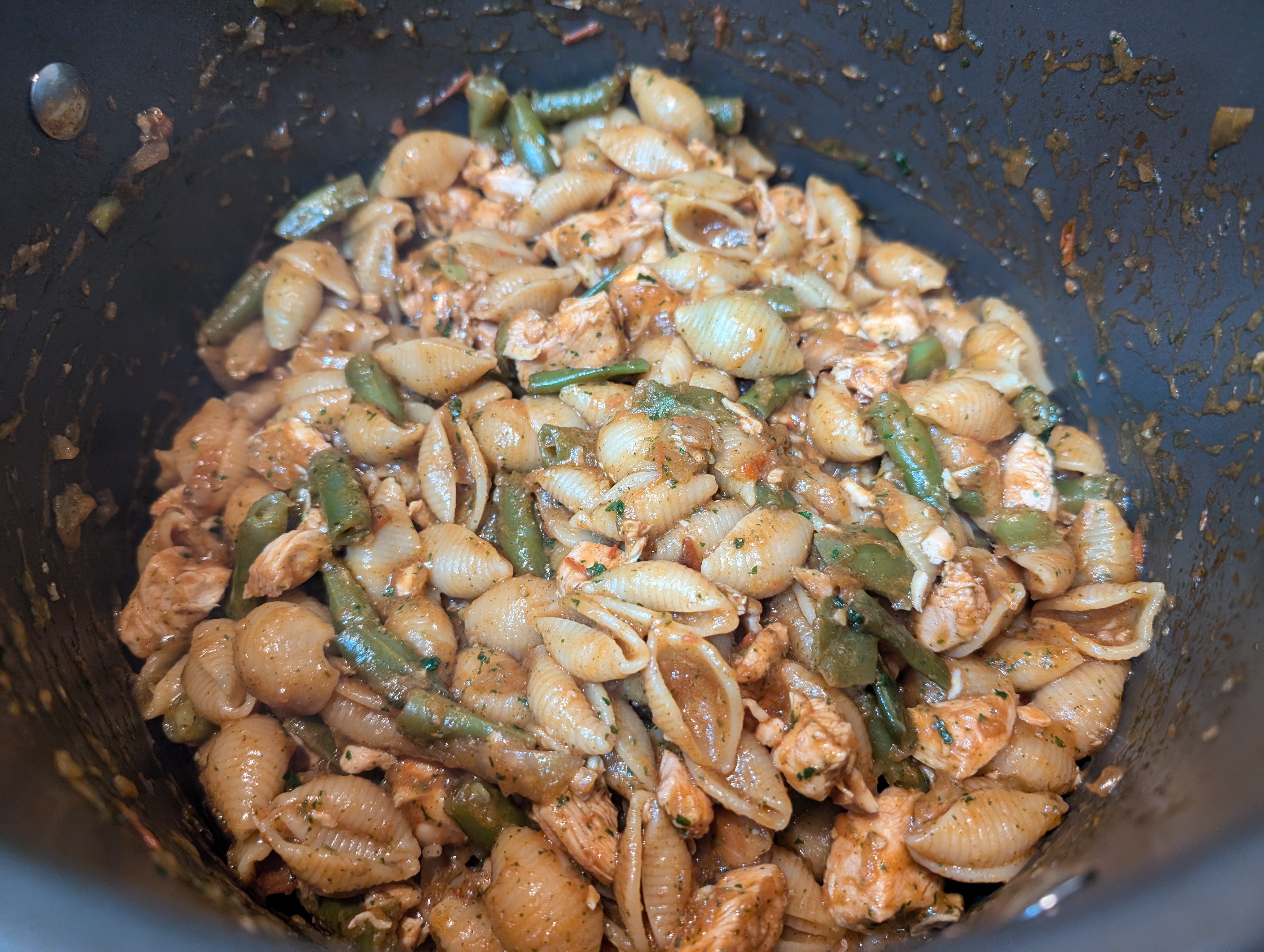 Harissa-Spiced Pasta and Chicken with Green Beans